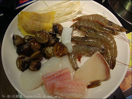 精彩火鍋(台北館前店)：［台北車站］精彩火鍋．新鮮食材吃到飽