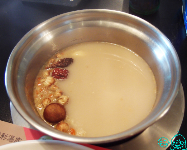 精彩火鍋(台北館前店):【試吃】肉片現點現切!火鍋吃到飽「精彩火鍋(台北館前店)」