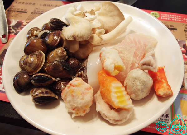 精彩火鍋(台北館前店):【試吃】肉片現點現切!火鍋吃到飽「精彩火鍋(台北館前店)」