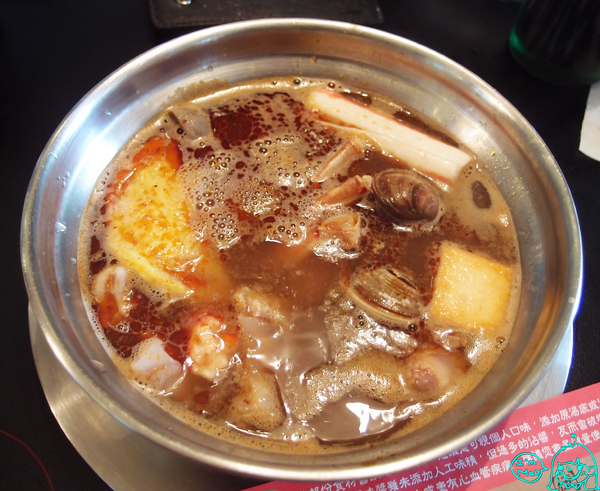 精彩火鍋(台北館前店):【試吃】肉片現點現切!火鍋吃到飽「精彩火鍋(台北館前店)」