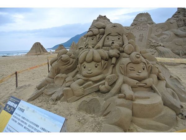 福隆海水浴場：【遊記】o○。oO。宜蘭 福隆2012沙雕展 　驚奇又可愛的沙雕展，今年又要展出啦～o○。o。○