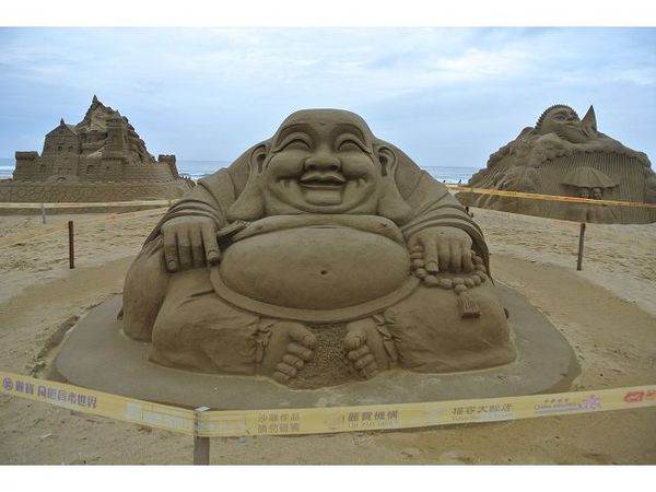 福隆海水浴場：【遊記】o○。oO。宜蘭 福隆2012沙雕展 　驚奇又可愛的沙雕展，今年又要展出啦～o○。o。○