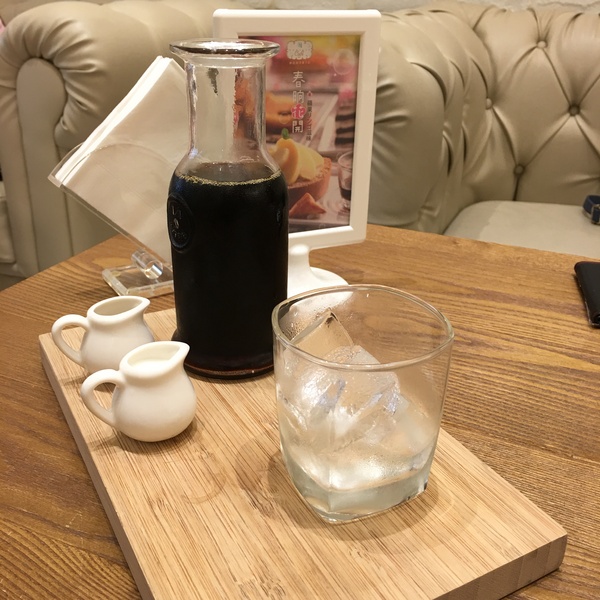 Monteur 夢甜屋(中山門市)：[捷運中山站美食] 好夢幻的Monteur 夢甜屋 - 猶如置身在芭比娃娃王國喲!!咱們一起幻想吧!!