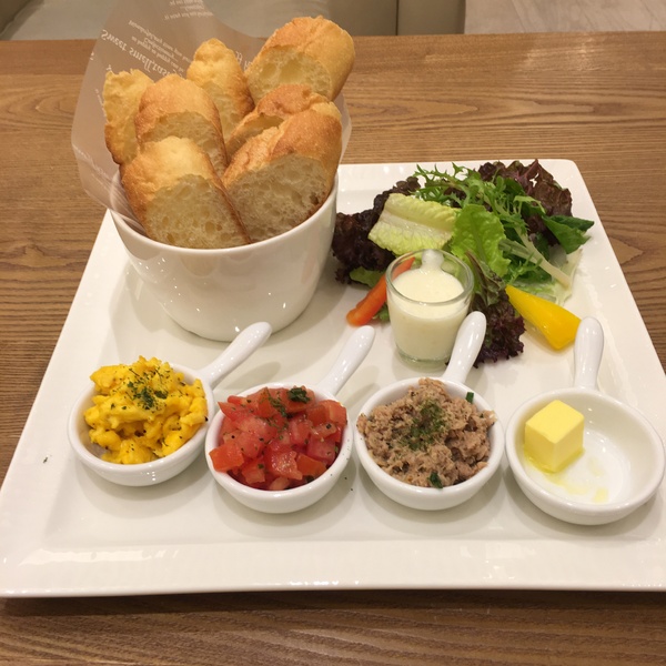 Monteur 夢甜屋(中山門市)：[捷運中山站美食] 好夢幻的Monteur 夢甜屋 - 猶如置身在芭比娃娃王國喲!!咱們一起幻想吧!!