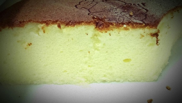 Uncle Tetsu's cheese Cake徹思叔叔の店(台北車站微風店)：台北車站人氣排隊店【Uncle Tetsu’s Cheese Cake】，慕名而買的〞〞起司蛋糕〞〞竟讓我愛上它了！