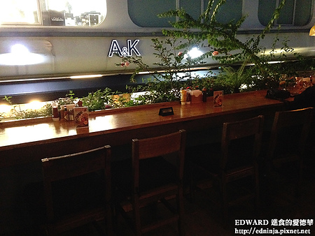 Toasteria Cafe三號(敦南店)：[食記]台北東區 洋溢地中海懷舊風情的小酒館- Toasteria 吐司利亞 台北烤起士之家 (敦南店)