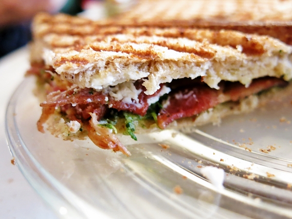 Toasteria Cafe三號(敦南店):【捷運忠孝敦化】台北東區的小地中海 — Toasteria Cafe 吐司利亞