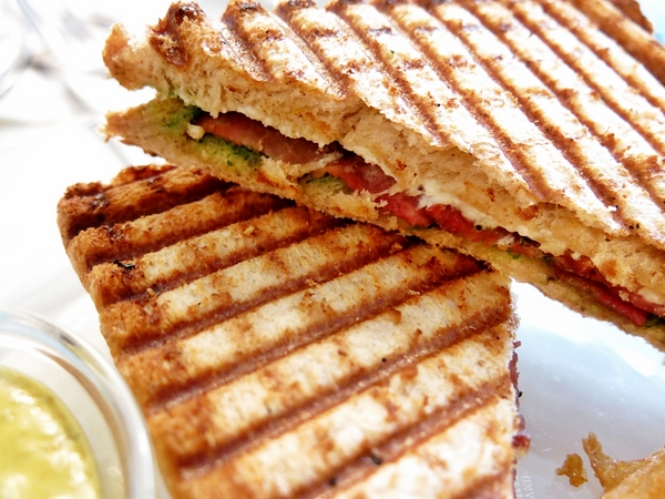 Toasteria Cafe三號(敦南店):【捷運忠孝敦化】台北東區的小地中海 — Toasteria Cafe 吐司利亞