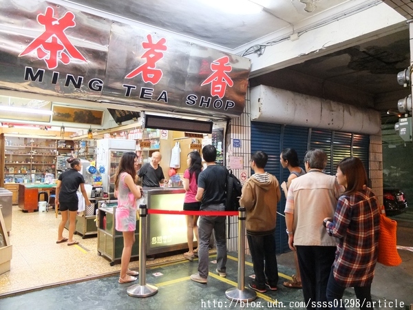 香茗茶行:【美食特搜。高雄鹽埕區】香茗茶行。高雄人的極品“茶風味霜淇淋” 鹽埕70年老茶行必喝鮮奶茶