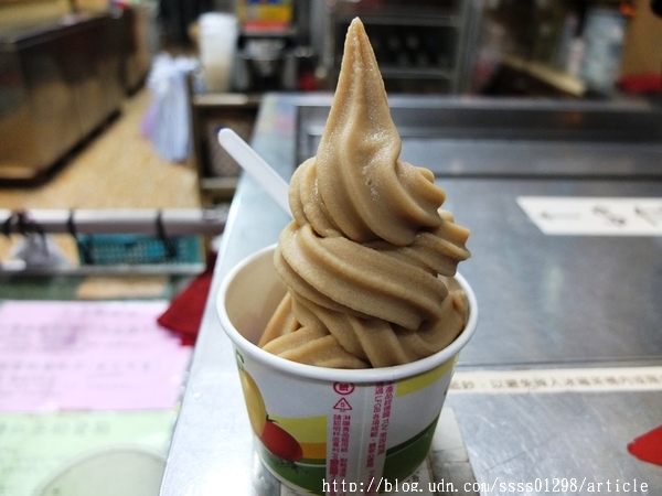香茗茶行:【美食特搜。高雄鹽埕區】香茗茶行。高雄人的極品“茶風味霜淇淋” 鹽埕70年老茶行必喝鮮奶茶