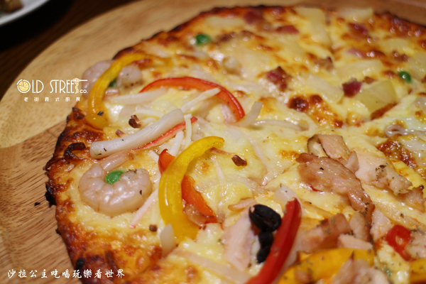 老街義式廚房:三重吃到飽『老街義式廚房』義大利麵/披薩/炸雞/天台廣場/捷運台北橋站