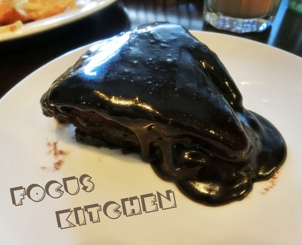 Focus Kitchen：《台北》Focus Kitchen 肯恩廚房│牽絲招牌蛋捲&爆漿熱熔岩布朗尼@東門站