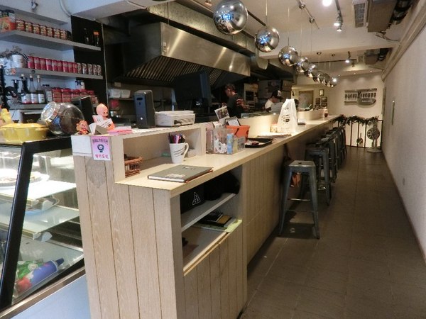 Focus Kitchen：《台北》Focus Kitchen 肯恩廚房│牽絲招牌蛋捲&爆漿熱熔岩布朗尼@東門站