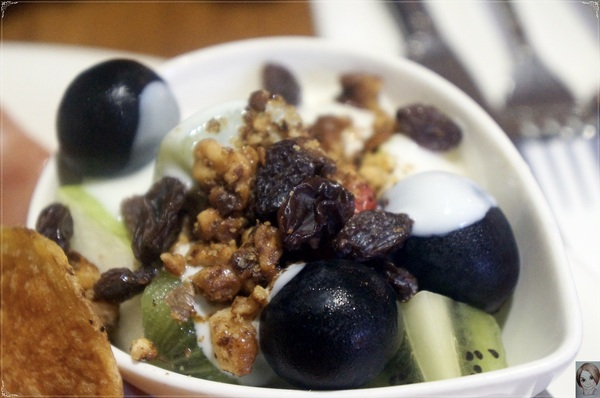 Second Floor Caf'e貳樓餐館(微風台北車站店)：台北 北車 Second Floor Caf'e貳樓餐館~人氣店有理之好好吃早午餐