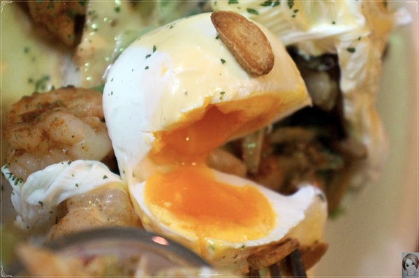 Second Floor Caf'e貳樓餐館(微風台北車站店)：台北捷運北車貳樓(二訪)~今天是頭牛之好多蔬菜早午餐