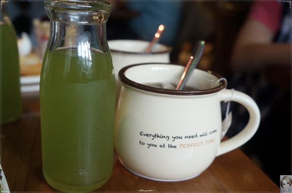 Second Floor Caf'e貳樓餐館(微風台北車站店)：台北捷運北車貳樓(二訪)~今天是頭牛之好多蔬菜早午餐