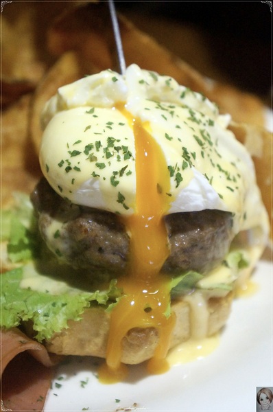 Second Floor Caf'e貳樓餐館(微風台北車站店)：台北 北車 Second Floor Caf'e貳樓餐館~人氣店有理之好好吃早午餐