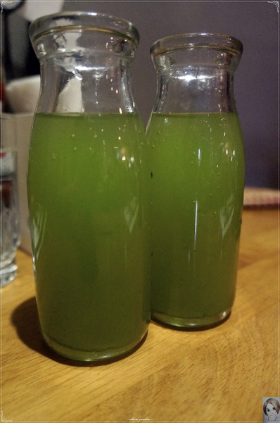 Second Floor Caf'e貳樓餐館(微風台北車站店)：台北 北車 Second Floor Caf'e貳樓餐館~人氣店有理之好好吃早午餐