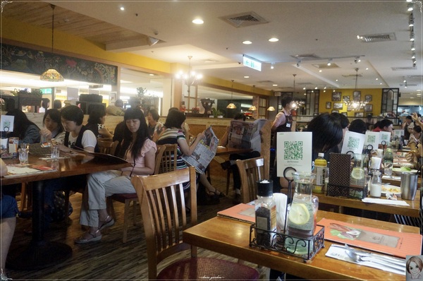 Second Floor Caf'e貳樓餐館(微風台北車站店)：台北 北車 Second Floor Caf'e貳樓餐館~人氣店有理之好好吃早午餐