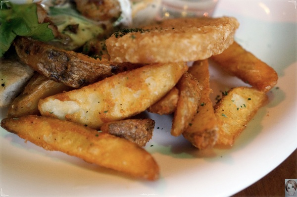 Second Floor Caf'e貳樓餐館(微風台北車站店)：台北捷運北車貳樓(二訪)~今天是頭牛之好多蔬菜早午餐