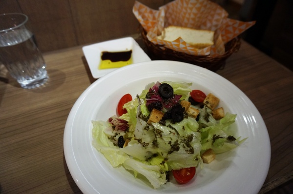 貳樓餐館 Second Floor Caf'e(微風台北車站店)：[北車.微風]Second Floor Caf'e貳樓餐館: 義大利麵套餐