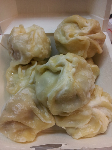 小天津手工麵館：【台中東海】小天津手工麵館－沒有什麼湯的湯包＆３元的水餃