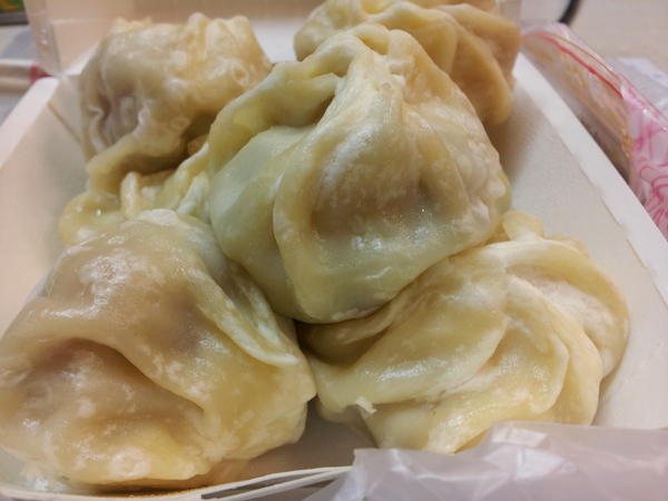 小天津手工麵館：【台中東海】小天津手工麵館－沒有什麼湯的湯包＆３元的水餃