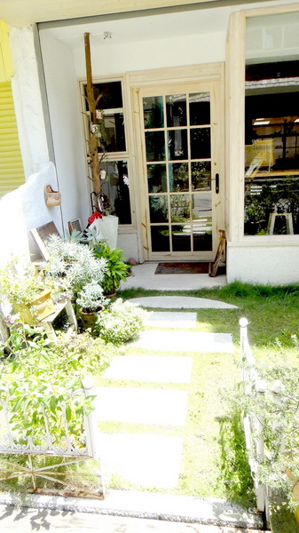 時光咖啡：【台中東海】一本書、一杯咖啡、一份悠閒！時光咖啡！