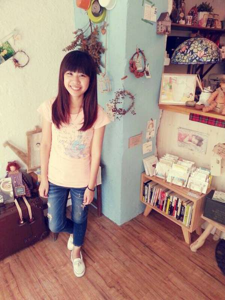 時光咖啡：【台中東海】一本書、一杯咖啡、一份悠閒！時光咖啡！