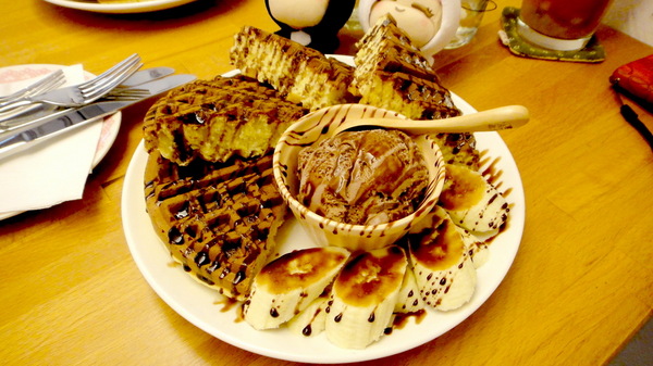 時光咖啡：【台中東海】一本書、一杯咖啡、一份悠閒！時光咖啡！