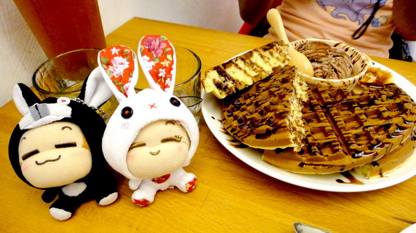 時光咖啡：【台中東海】一本書、一杯咖啡、一份悠閒！時光咖啡！