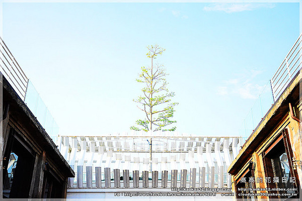 駁二藝術特區：【高雄】鹽埕區。駁二藝術特區《期間限定藍色雨滴》與 大義倉庫區隨拍