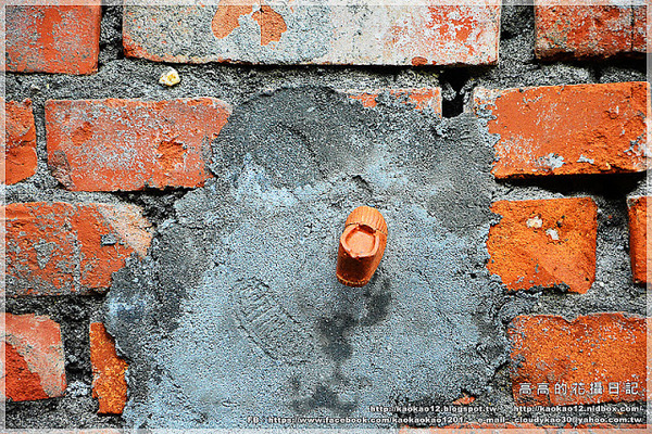 駁二藝術特區：【高雄】鹽埕區。駁二藝術特區《期間限定藍色雨滴》與 大義倉庫區隨拍