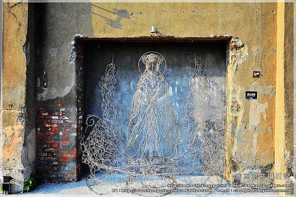 駁二藝術特區：【高雄】鹽埕區。駁二藝術特區《期間限定藍色雨滴》與 大義倉庫區隨拍