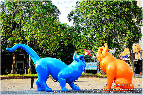 駁二藝術特區：【高雄】鹽埕區。駁二藝術特區《期間限定藍色雨滴》與 大義倉庫區隨拍