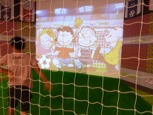 走進花生漫畫: Snoopy 65週年巡迴特展(高雄場)：【口碑場】一起來駁二跟Snoopy玩吧!!－走進花生漫畫: Snoopy 65週年巡迴特展