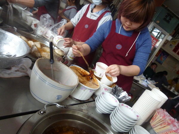 新金樹：【台中豐原】228假期台中行之古早好滋味－新金樹肉圓、扁食