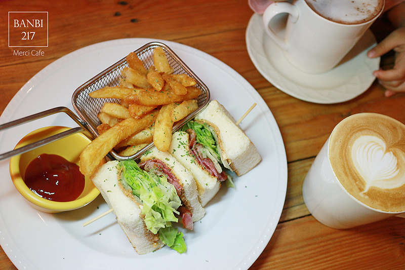 Banbi217 美食旅遊: Merci Cafe 不是二店而是搬家新址 板橋人氣早午餐店,下午茶,咖啡館,聚餐餐廳(捷運板橋站)