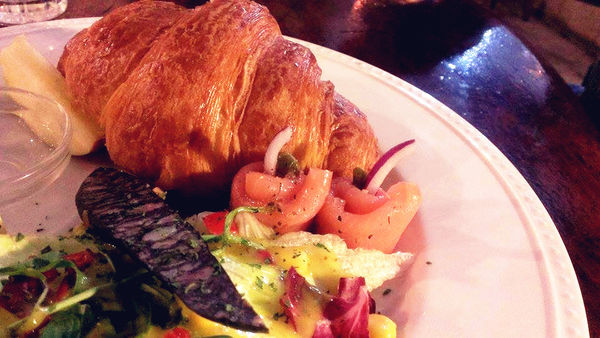 10841419_10152524138016762_1980947461_n_副本