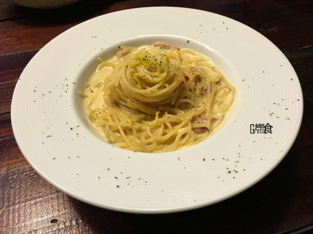 辣味黃檸檬奶油蛋黃培根義大利麵