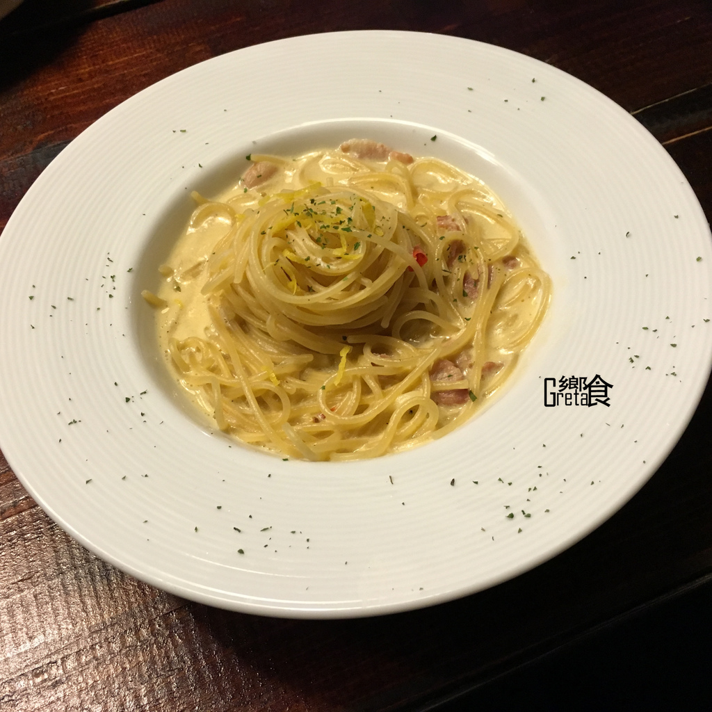 辣味黃檸檬奶油蛋黃培根義大利麵