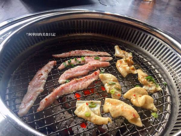 新橋燒肉屋(府後店):【新竹東區】新橋燒肉屋與其他燒烤店比就是有種不同凡響的魅力