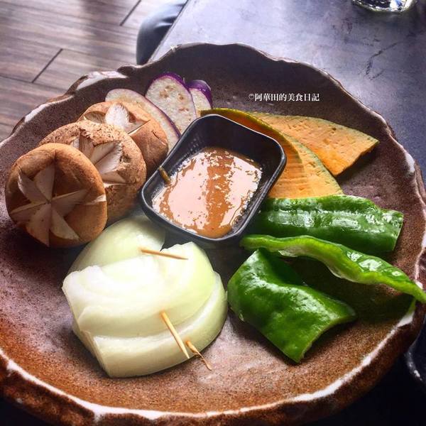 新橋燒肉屋(府後店):【新竹東區】新橋燒肉屋與其他燒烤店比就是有種不同凡響的魅力