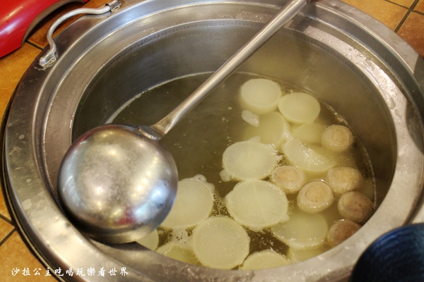 海瑞摃丸(總店):新竹美食『海瑞摃丸(總店)』DIY手工貢丸/新竹肉圓/新竹米粉/新竹摃丸/新竹伴手禮