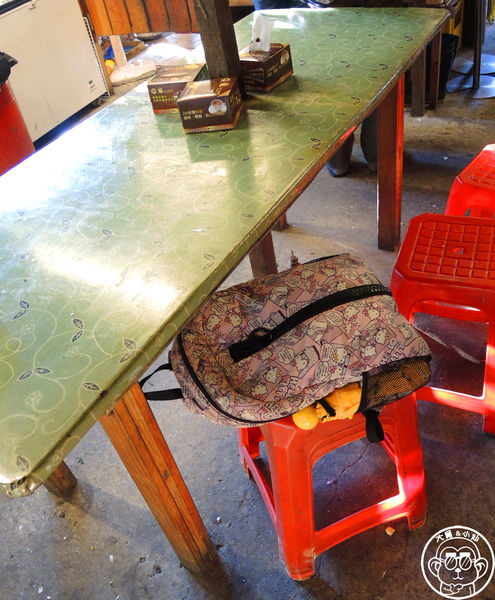 吉佈德香腸：呷飽祙【苗栗竹南･吉佈德碳烤 香腸堡 鹹豬肉】想吃美味急不得