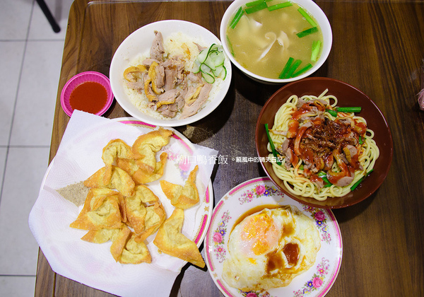 廟口鴨香飯:【新竹|廟口鴨香飯】除了米粉貢丸之外 新竹在地美食