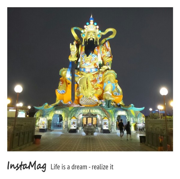 蓮池潭風景區：【高雄景點】夜拍蓮池潭畔~春秋閣/龍虎塔/北極玄天上帝