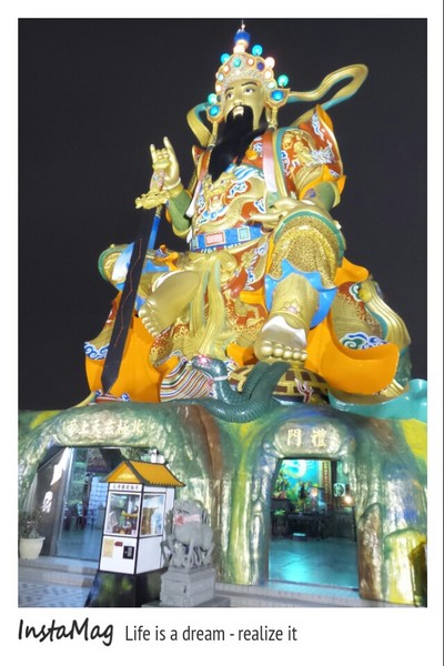 蓮池潭風景區：【高雄景點】夜拍蓮池潭畔~春秋閣/龍虎塔/北極玄天上帝