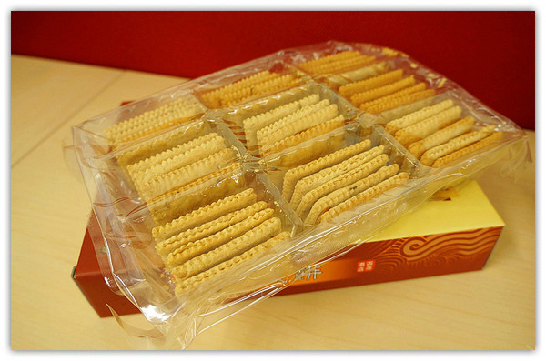 泉利食品行： 馬公♬民權路好吃又好玩之觀光客最愛鹹餅、隱藏版點心台式馬卡龍　泉利糕餅