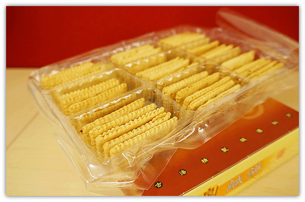 泉利食品行： 馬公♬民權路好吃又好玩之觀光客最愛鹹餅、隱藏版點心台式馬卡龍　泉利糕餅